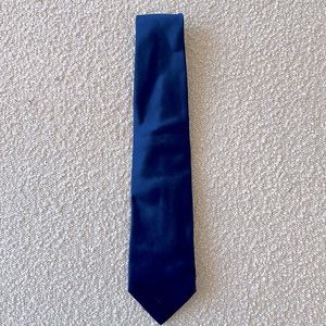 Valentino navy blue 100% silk tie. Made in Italy.